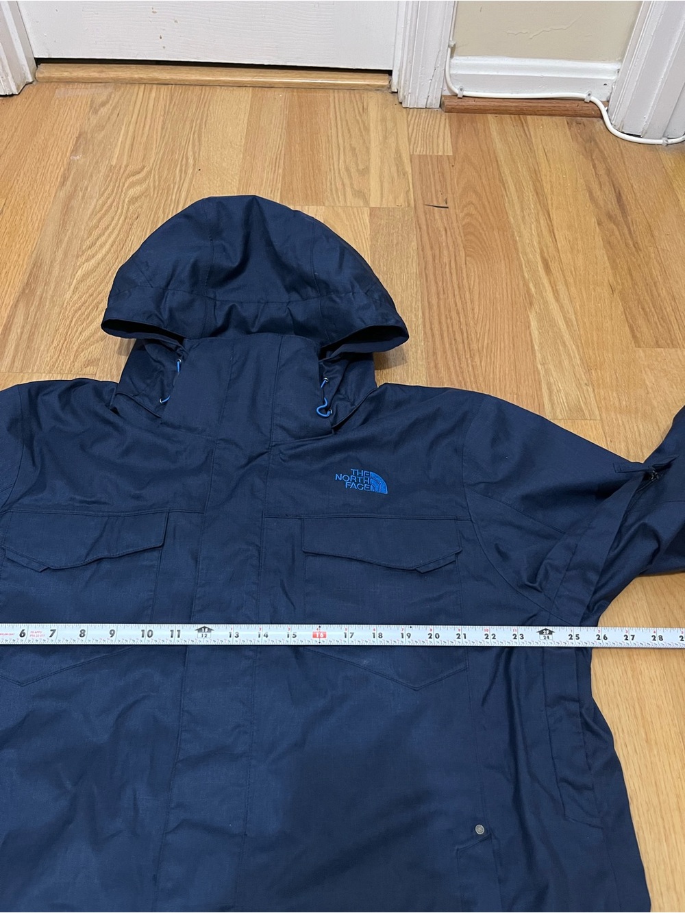 Northface Tri-Climate
Hy-Vent/Thermoball
Waterproof
Hooded Jacket
Size XL Men - Picture 13 of 16